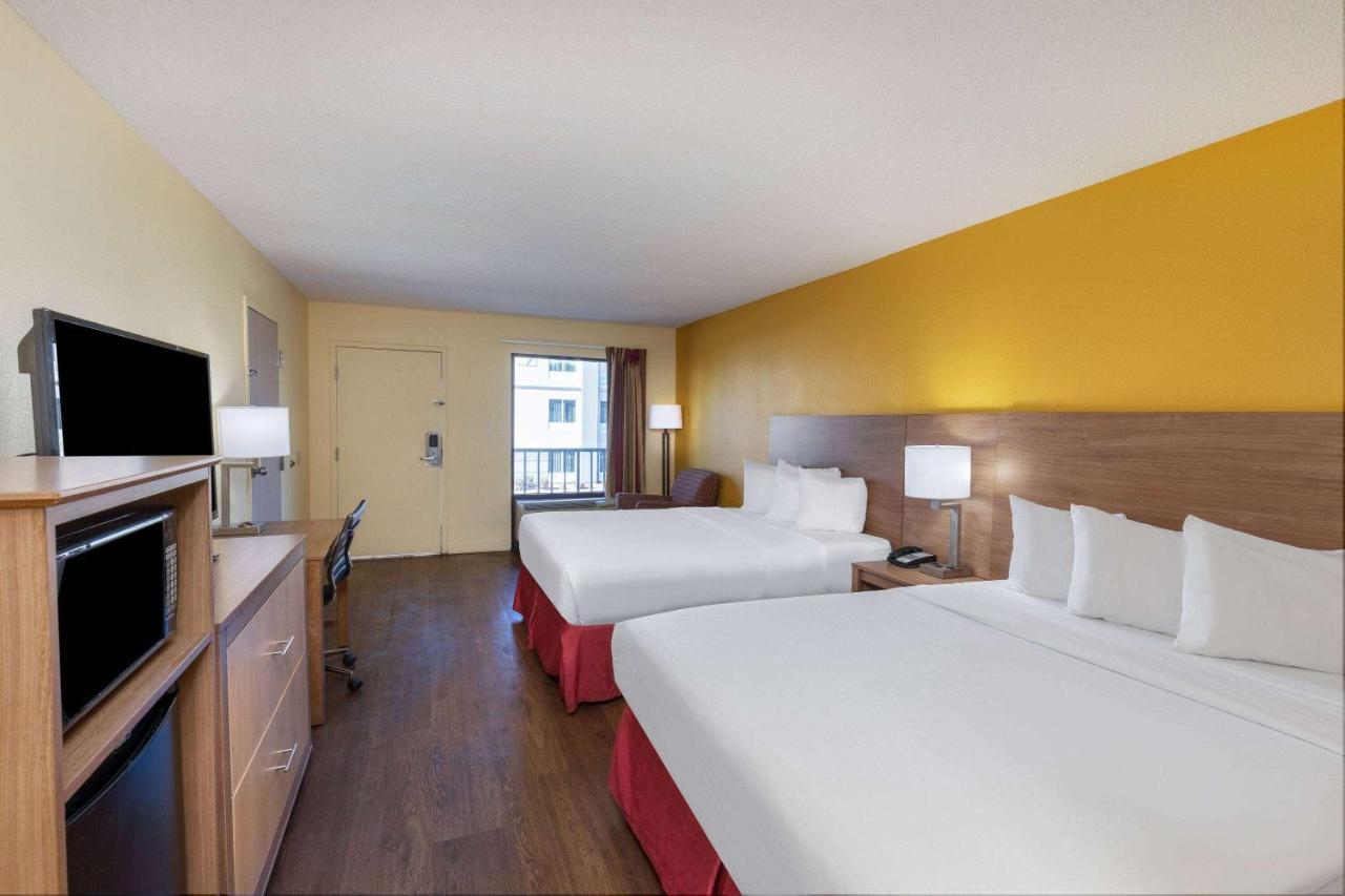 Days Inn By Wyndham Florence/I-95 North Екстериор снимка