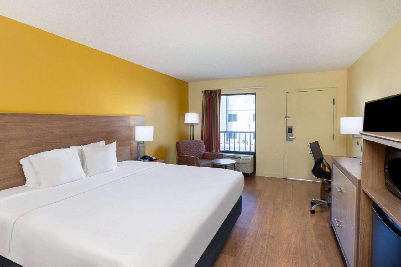 Days Inn By Wyndham Florence/I-95 North Екстериор снимка