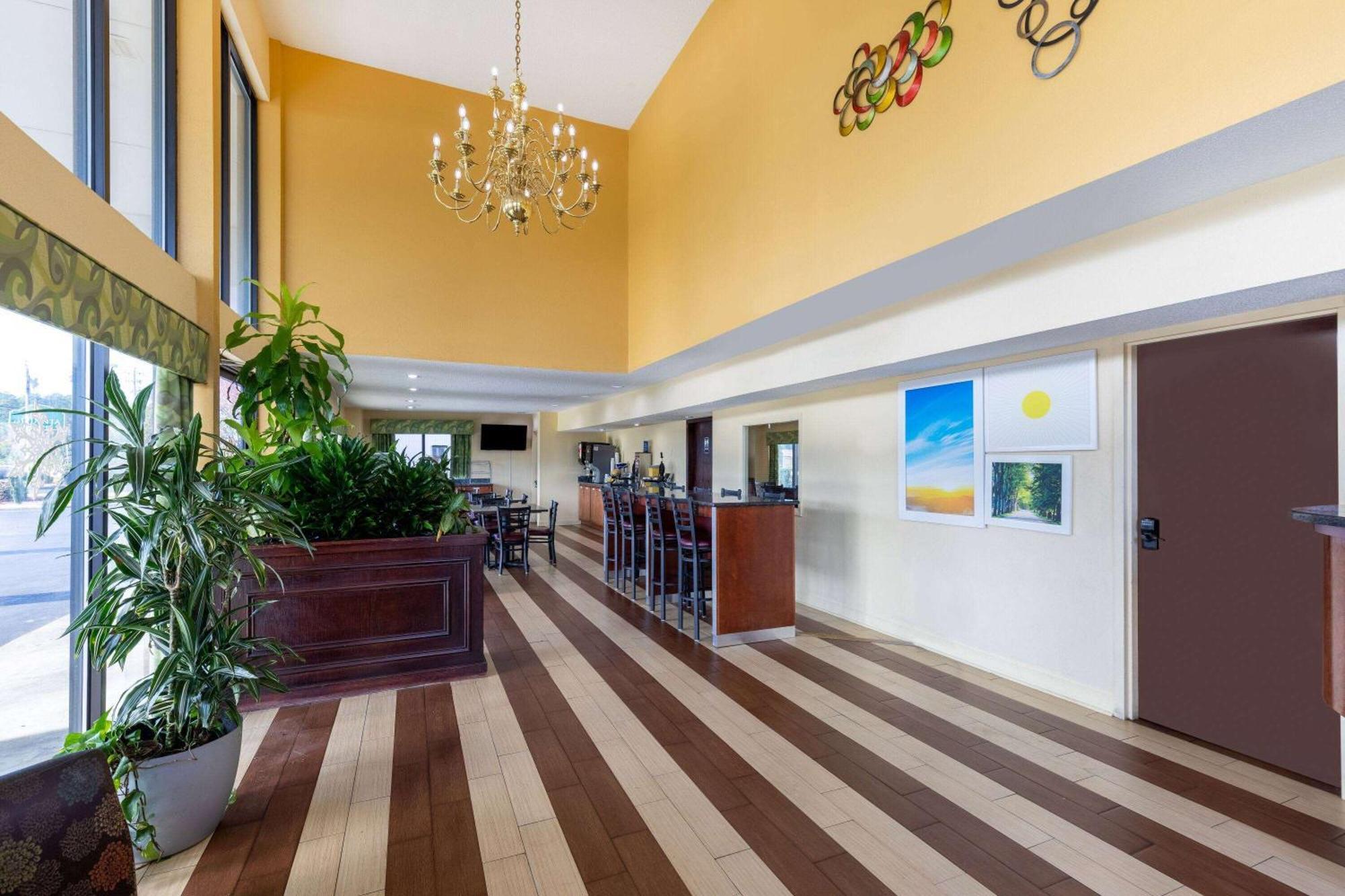 Days Inn By Wyndham Florence/I-95 North Екстериор снимка